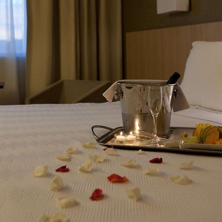 Nh Madrid Ribera Del Manzanares Hotel Luaran gambar