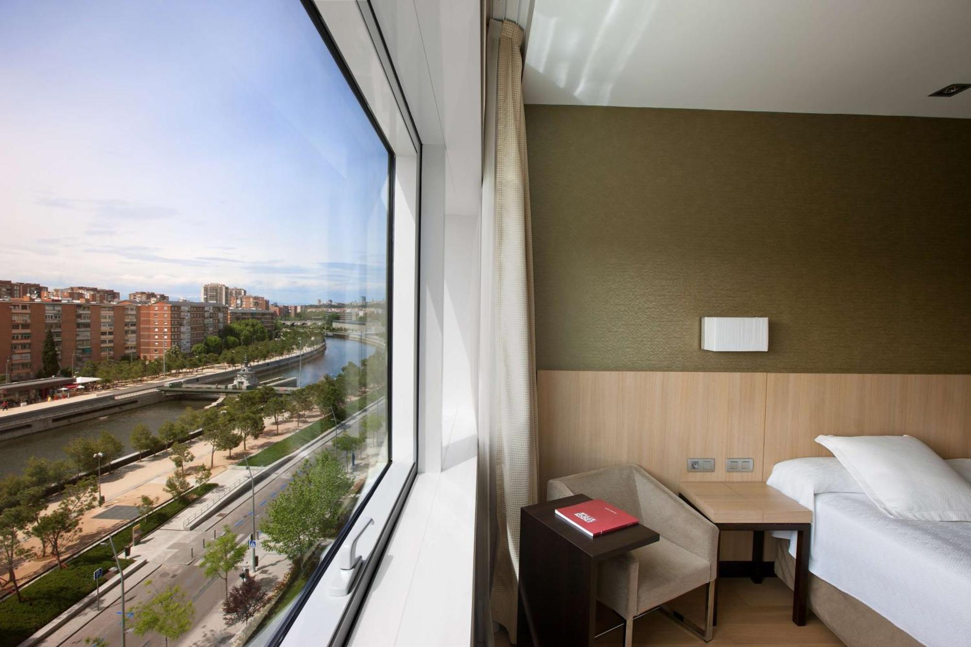 Nh Madrid Ribera Del Manzanares Hotel Luaran gambar