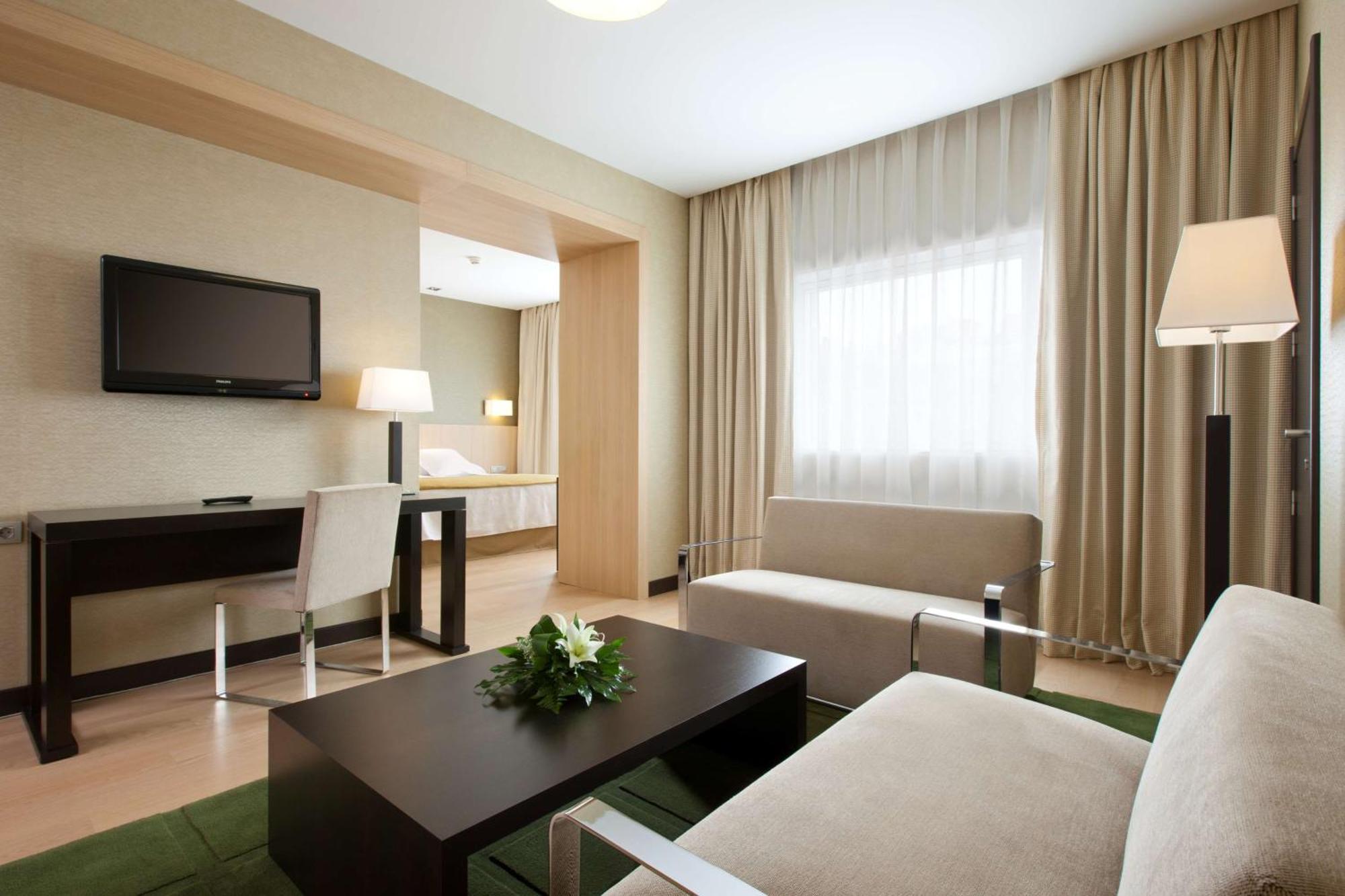 Nh Madrid Ribera Del Manzanares Hotel Luaran gambar