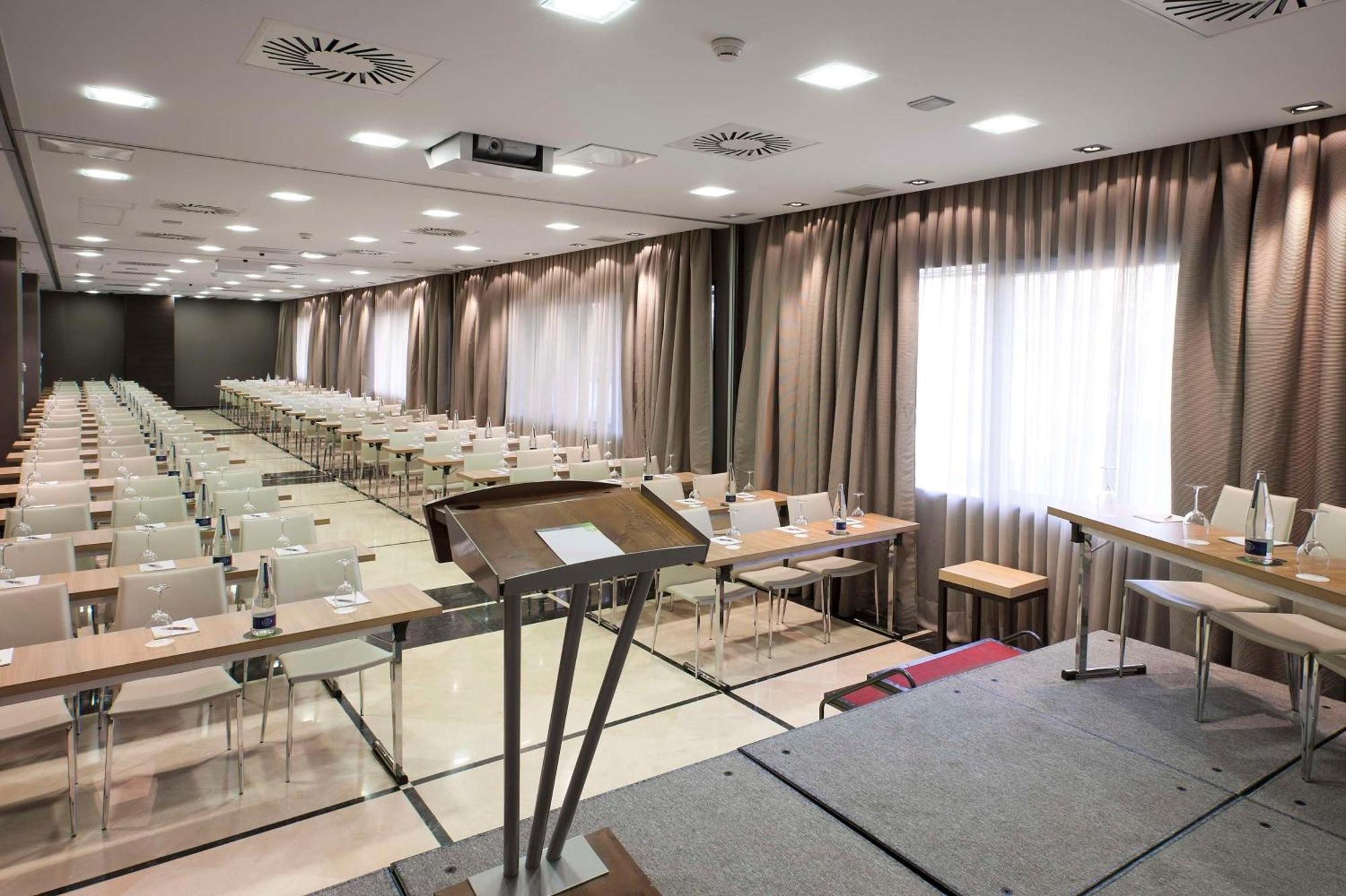 Nh Madrid Ribera Del Manzanares Hotel Luaran gambar