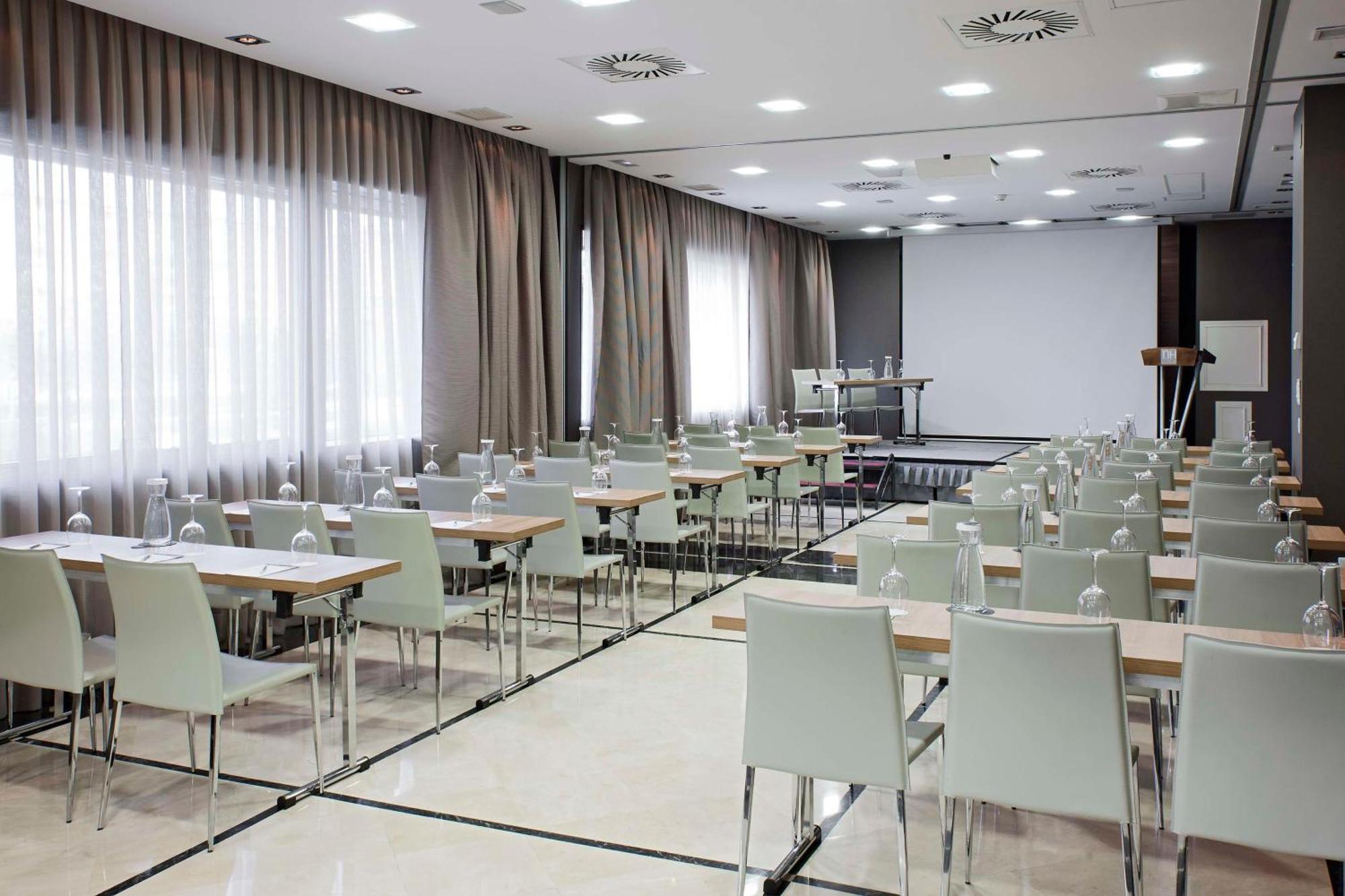 Nh Madrid Ribera Del Manzanares Hotel Luaran gambar