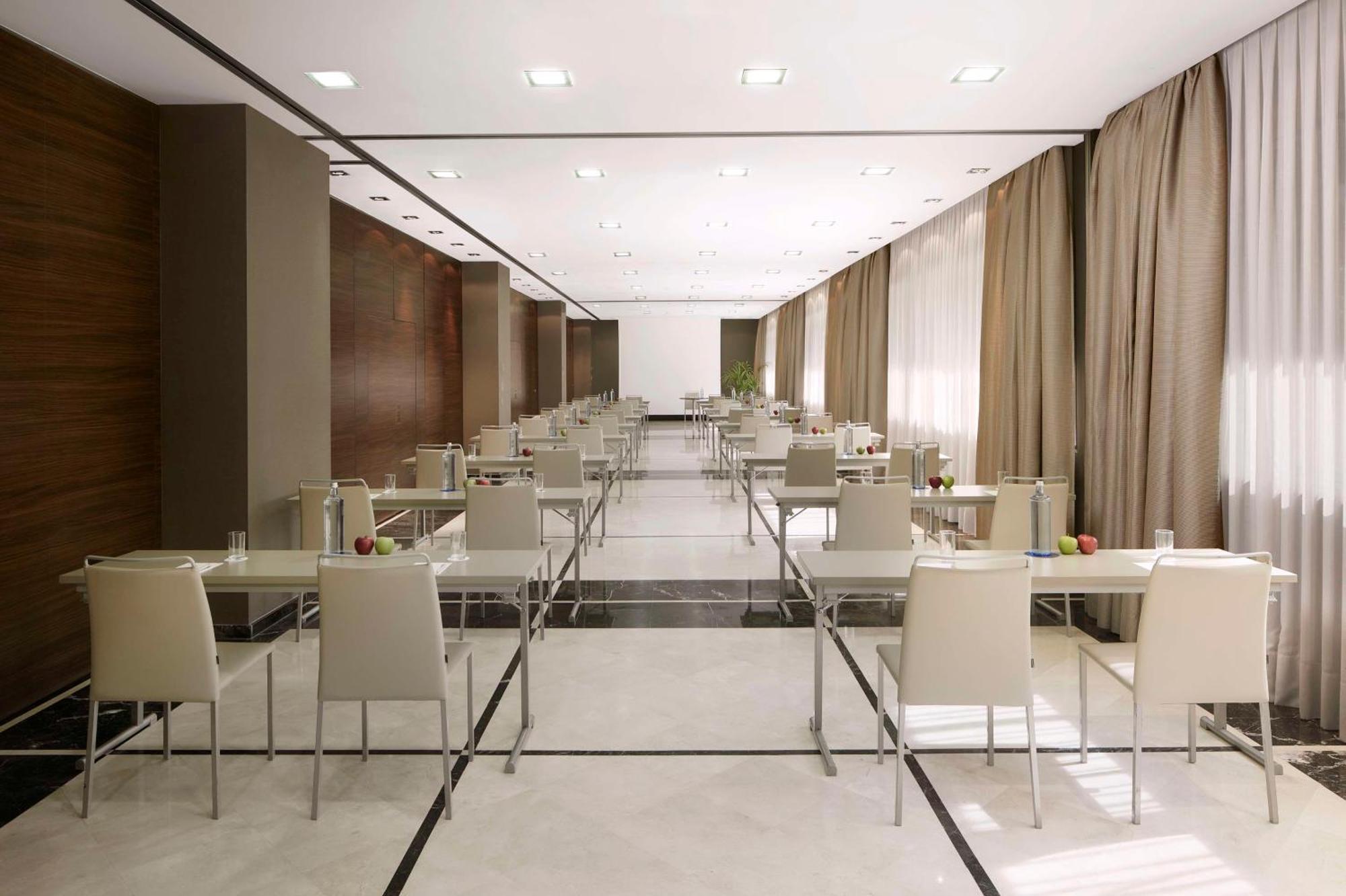 Nh Madrid Ribera Del Manzanares Hotel Luaran gambar