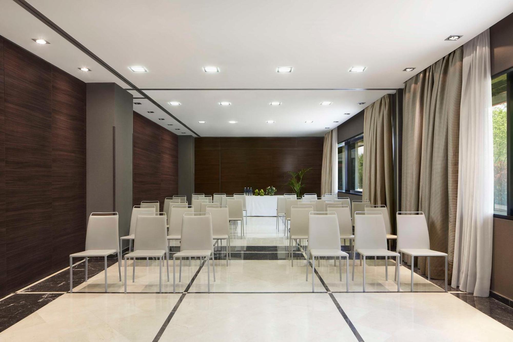 Nh Madrid Ribera Del Manzanares Hotel Luaran gambar