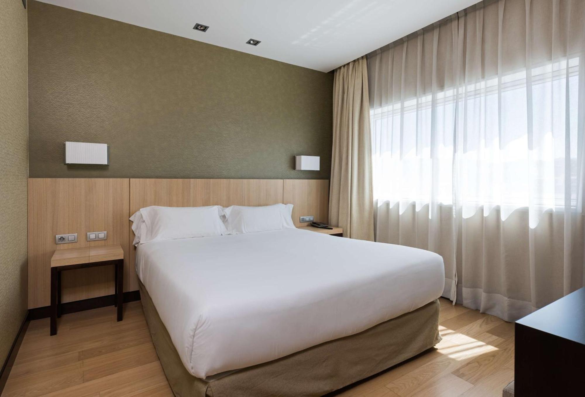 Nh Madrid Ribera Del Manzanares Hotel Luaran gambar