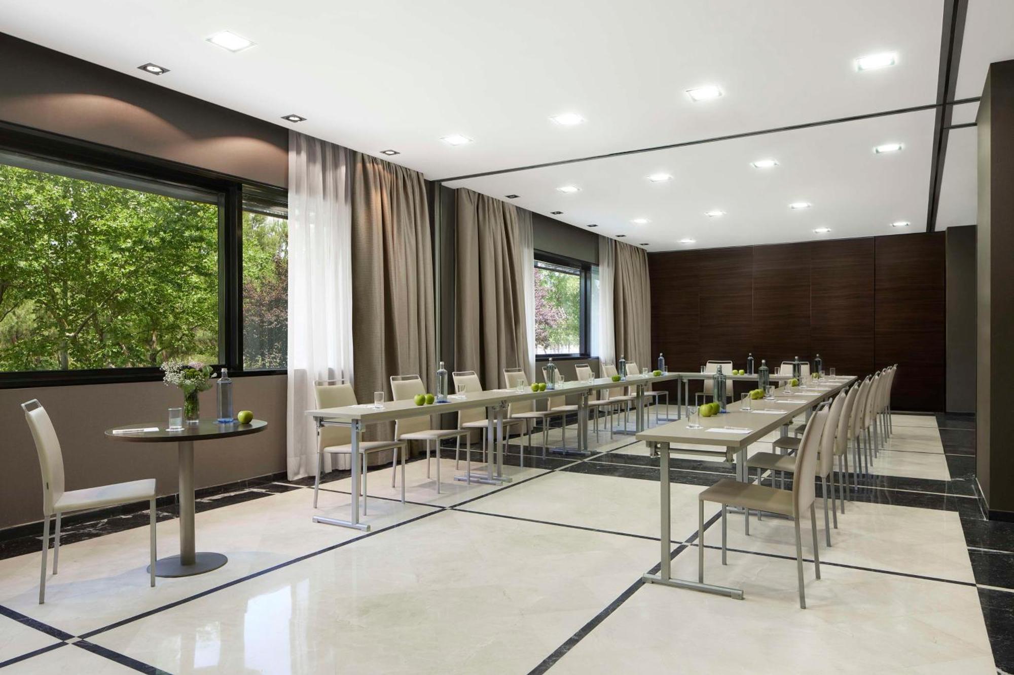 Nh Madrid Ribera Del Manzanares Hotel Luaran gambar