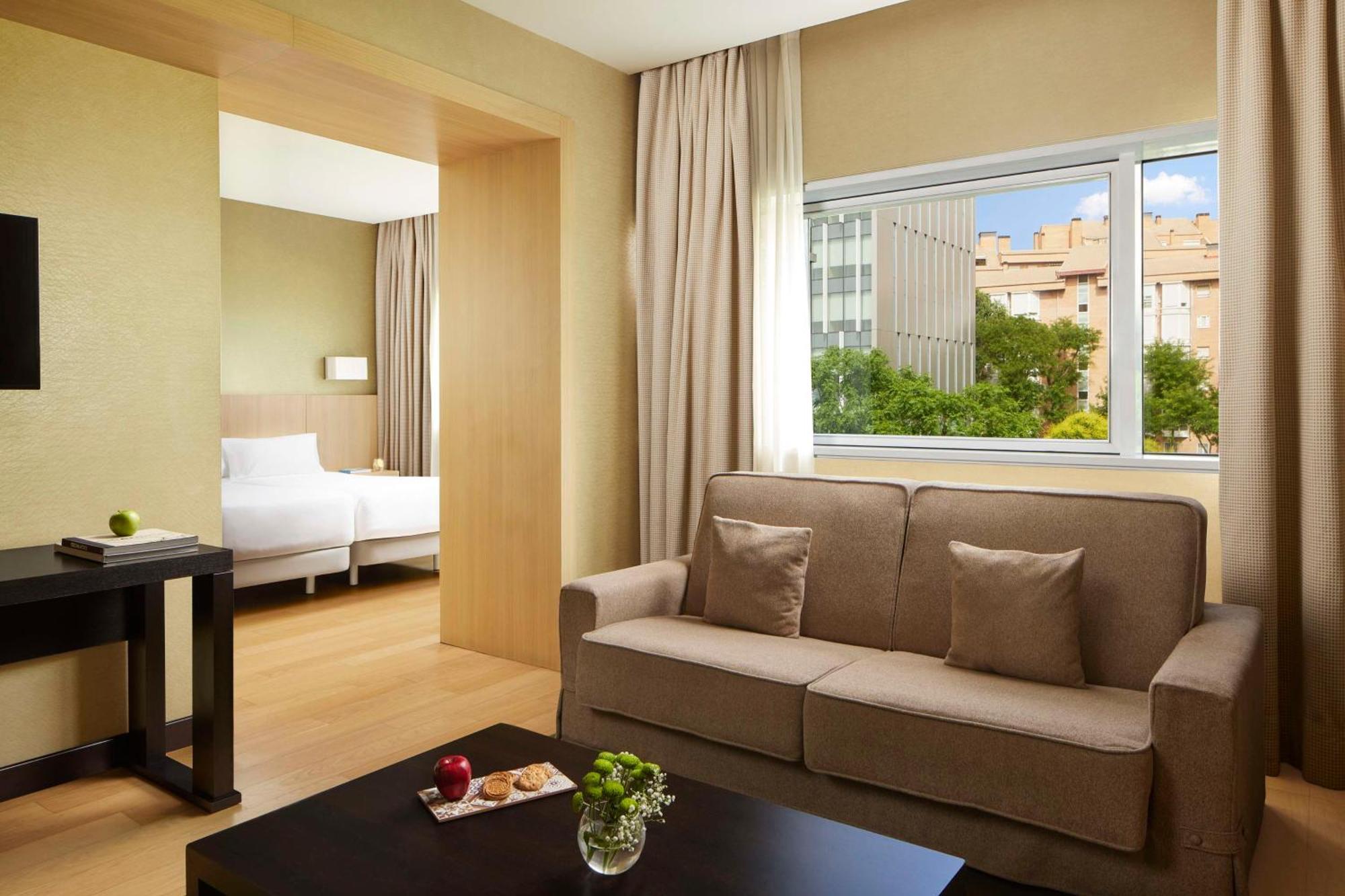 Nh Madrid Ribera Del Manzanares Hotel Luaran gambar